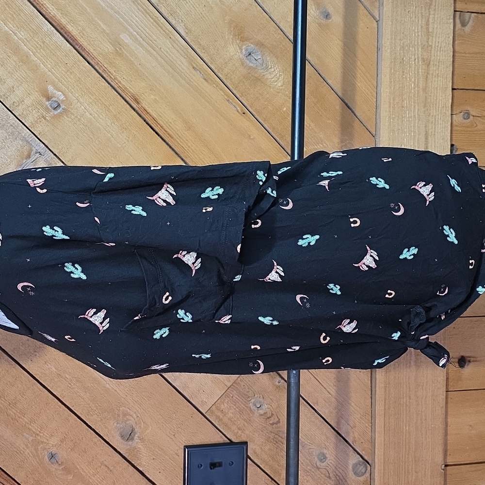 No Boundaries‎ Black Western Desert Print Tie Front Pocket T-Shirt Womens L - Picture 5 of 6